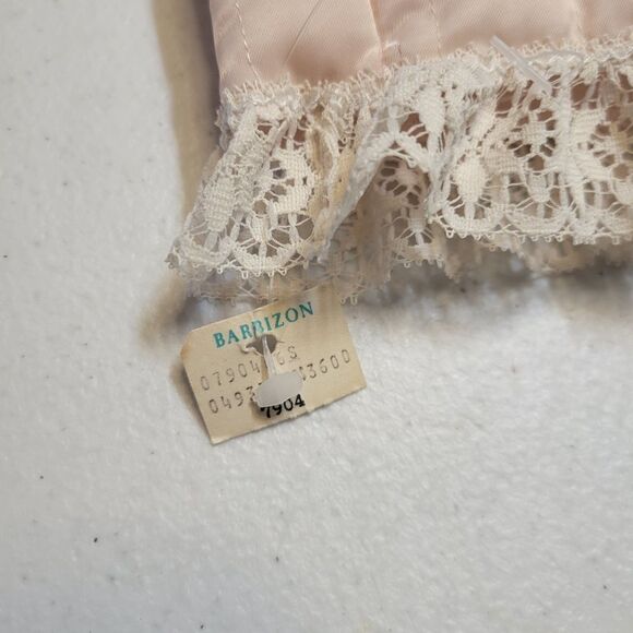 Barbizon Vintage Satin Serene Nylon Pink Quilted Jacket with Cream Lace Trim - Picture 9 of 12